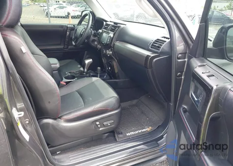 2018 Toyota 4Runner Trd Off Road Premium из США, поврежденный, VIN JTEBU5JR7J5588342